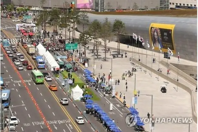 東大門デザインプラザ前の大通り＝（聯合ニュース）