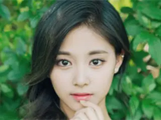 「TWICE」ツウィ、俳優イ・ジョンジンが撮影した単独グラビアをお披露目