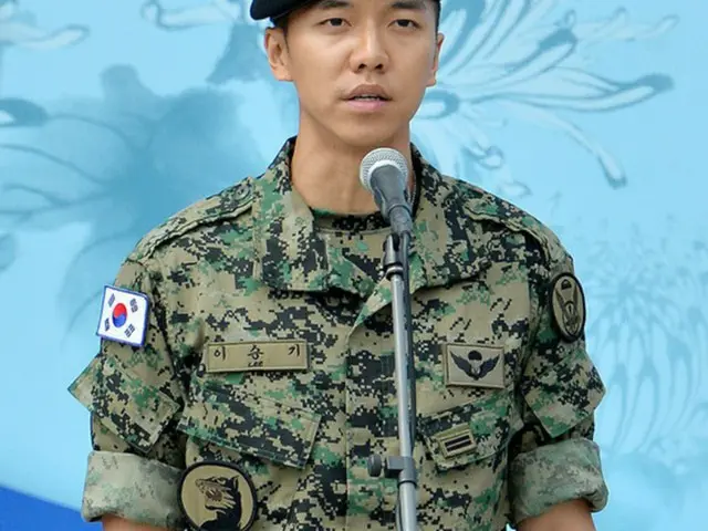 韓国俳優で歌手のイ・スンギが、メーキャップアーティストの年上女性との間に子どもがいるという噂が広がっており、事務所側がそれに対して強く対応をしていくことを明らかにした。（写真提供:news1）