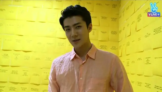 人気アイドルグループ「EXO」のSEHUN（セフン）がファンの質問攻撃を受け、誠心誠意応じた（提供:OSEN）