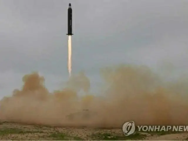 北朝鮮が公開した「火星１０」＝２３日、ソウル（労働新聞＝聯合ニュース）≪韓国国内でのみ使用。転載・転用禁止≫