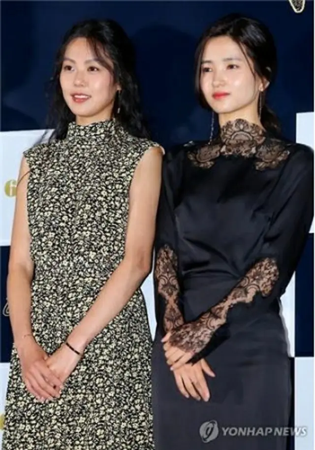 キム・ミニ（左）とキム・テリ＝（聯合ニュース）