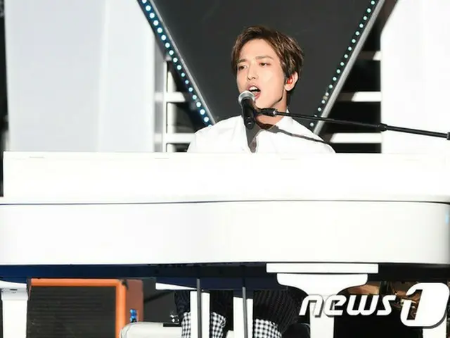 「CNBLUE」のヨンファが、自身が所属する事務所に有名芸能人が移籍してくるという情報を事前に知り、大量の株を買ってからすぐに売ったとして、28日に検察に容疑者として出頭したという。（写真提供:news1）