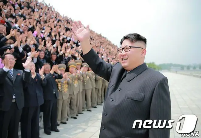北朝鮮の金正恩朝鮮労働党委員長が「国務委員会委員長」に推戴され、第7回党大会で始動した“金正恩時代の完成”作業を仕上げ、“金正恩唯一領導（指導）体制”の序幕を開いた。