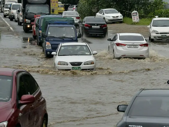 ここ10年間、韓国において、集中豪雨による人命被害は207人で、災難被害額は3兆6628億ウォン（約3270億円）に達することがわかった。（提供:news1）
