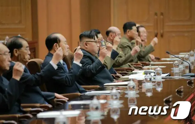 北朝鮮が最高人民会議（国会に相当）の第13期第4回会議を開き、5月の第7回党大会で提示した国家経済発展5ヵ年戦略（2016～2020）を具体化し、人民経済の活性化に注力することとなった。