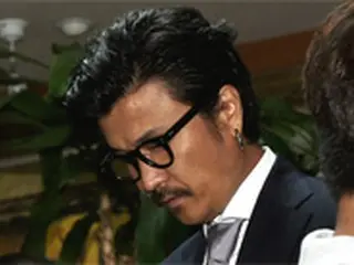 “強制わいせつ容疑”の元「Seo Taiji＆Boys」イ・ジュノ、警察に出向く
