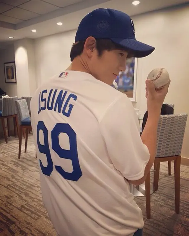 韓国俳優チソン（39）がメジャーリーグ「ロサンゼルス・ドジャース」の始球式をおこなった。（提供:OSEN）