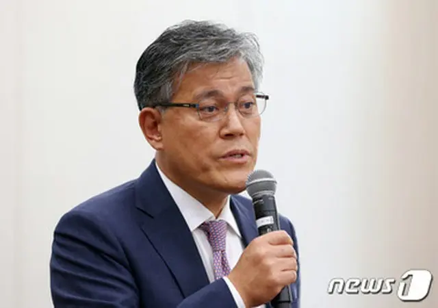 放送チャンネル使用事業権再承認の名目で裏金を造成した疑惑を受けているロッテホームショッピングのカン・ヒョング社長（56）が近いうちに検察に召喚される見通しだ。