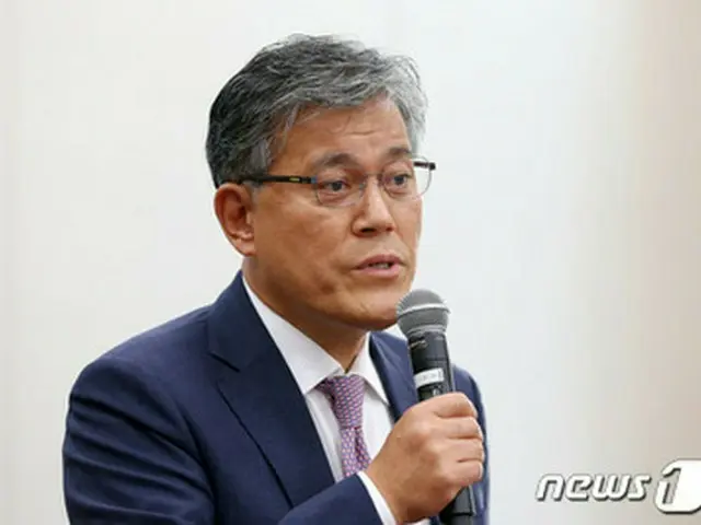放送チャンネル使用事業権再承認の名目で裏金を造成した疑惑を受けているロッテホームショッピングのカン・ヒョング社長（56）が近いうちに検察に召喚される見通しだ。