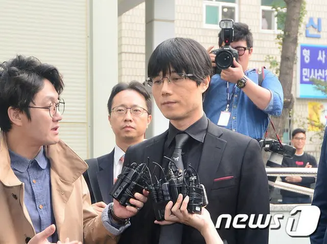 韓国歌手故シン・ヘチョル氏の死亡事故以降、医療事故問題に巻き込まれたシン氏の執刀医カン・セフン前スカイ病院長に対して拘束令状が請求された。