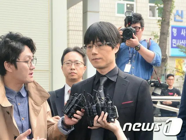 韓国歌手故シン・ヘチョル氏の死亡事故以降、医療事故問題に巻き込まれたシン氏の執刀医カン・セフン前スカイ病院長に対して拘束令状が請求された。