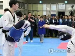 朴大統領　リオ五輪出場の韓国代表ら激励＝選手村訪問