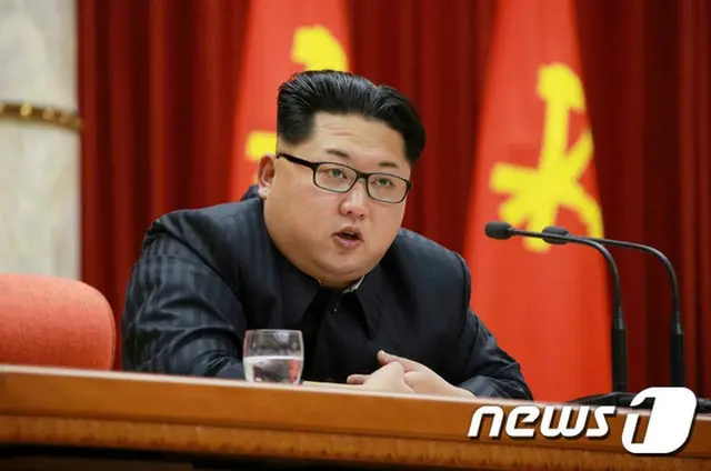 米国・財務省は6日（現地時間）、北朝鮮の金正恩（キム・ジョンウン）朝鮮労働党委員長兼国務委員長を人権侵害に関わっているとして、初めて制裁対象に指定した。