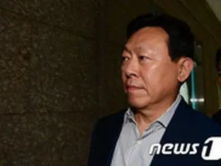 ”ロッテ裏金疑惑”で創業者・会長親子を出国禁止に＝韓国検察