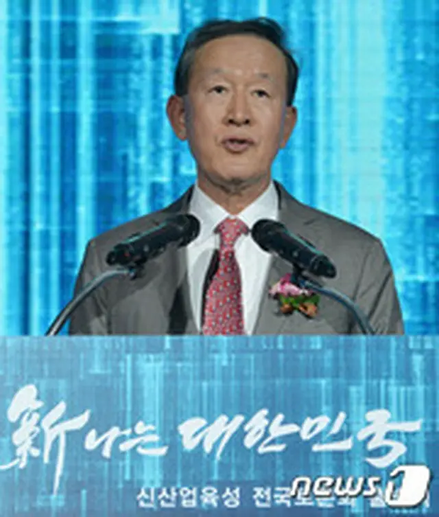 韓国・経済人連合会長、選手村を訪問し”五輪善戦”を祈願