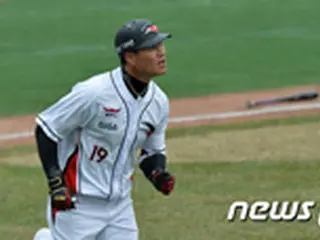 “公然わいせつ”KTキム・サンヒョンに任意脱退の厳重懲戒処分＝韓国プロ野球