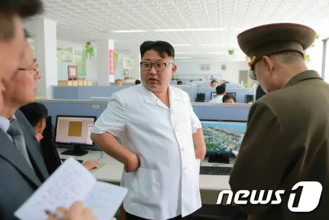 梅雨前線の影響で北朝鮮に多くの雨が降り道路が絶たれ、土砂崩れが発生するなどの被害が続出したことがわかった。
