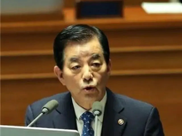 答弁する韓民求長官＝（聯合ニュース）