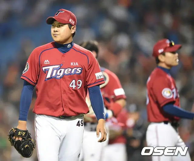 八百長の事実を事前に申告したKIAタイガースの投手ユ・チャンシク（24）がKBO（韓国野球委員会）から参加活動停止処分を受けた。（提供:OSEN）