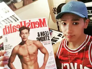Jun.K（2PM）、表紙モデルでナイスボディをアピール