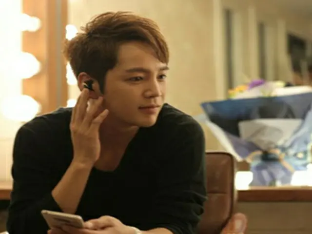 韓国俳優チャン・グンソクが、来月tvNで放送開始する新感覚のリアルバラエティ番組「私の耳にキャンディー」に出演することになった。（提供:OSEN）