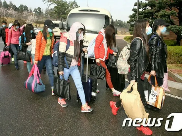 今年4月、中国の北朝鮮レストランから集団で脱北した12人の女性従業員と男性支配人1人に関連し、北朝鮮当局が責任者6人を公開処刑したとする主張が提起された。