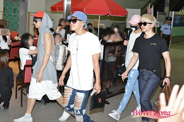「2PM」左からウヨン、Jun.K、ニックン、ジュノ