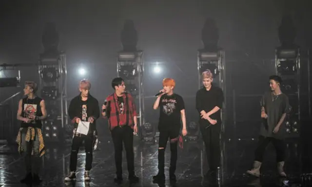 ボーイズグループ「B.A.P」が爽やかなサマーソングの新曲をコンサートで初公開した。(提供:OSEN）