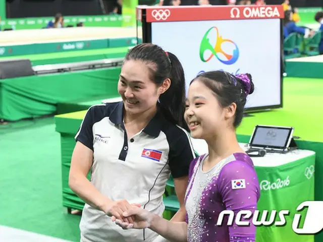 ”セルカが叶えた統一”… リオ五輪での南北選手2ショット写真が話題