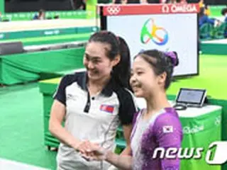 ”セルカが叶えた統一”… リオ五輪での南北選手2ショット写真が話題