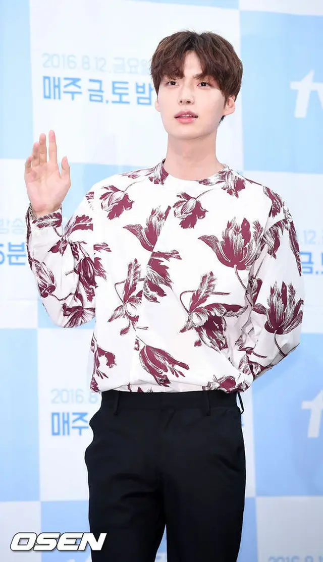 韓国俳優アン・ジェヒョン（29）が妻で女優のク・ヘソン（31）に向けて愛情を表現した。