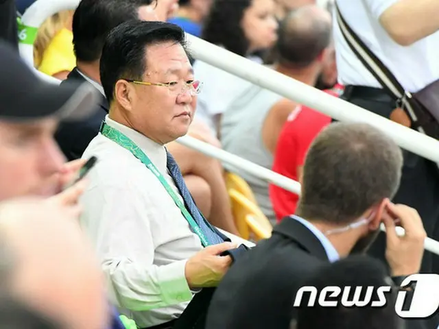 北朝鮮が2016リオ五輪に参加した崔竜海（チェ・リョンヘ）朝鮮労働党中央委員会副委員長の歩みを誇張して報道していることがわかった。（提供:news1）