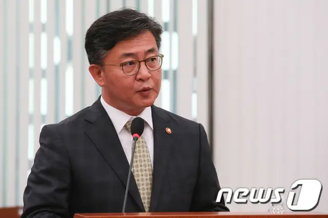 ホン・ヨンピョ韓国統一部長官は12日、「韓国らしさの未来を象徴する単語はまさに統一」と明らかにした。