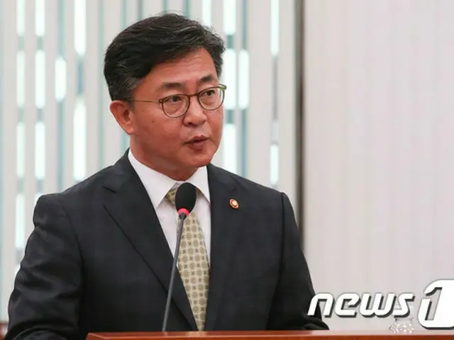 ホン・ヨンピョ韓国統一部長官は12日、「韓国らしさの未来を象徴する単語はまさに統一」と明らかにした。