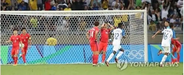 カウンターを受けホンジュラスにゴールを許した韓国＝（聯合ニュース）