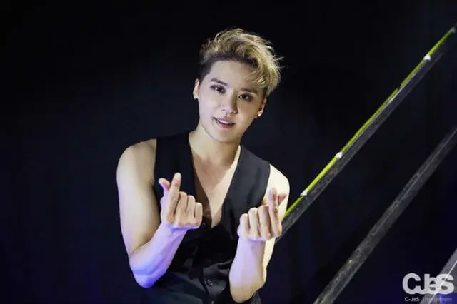 ジュンス（JYJ）のアジアツアー「2016 XIA 5thASIA TOUR CONCERT」のビハインドカットが公開された。（提供:OSEN）