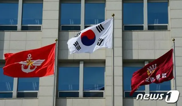 韓国の慶尚南道（キョンサンナムド）鎮海に位置する海軍の修理工場で16日、停泊していた潜水艦から原因不明の爆発事故が発生し、1人が死亡、1人が行方不明だ。