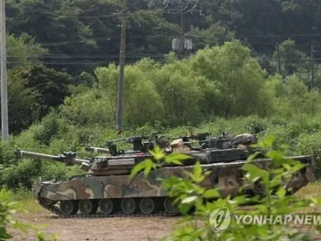 ＵＦＧを始めた韓国軍の戦車＝２２日、坡州（聯合ニュース）