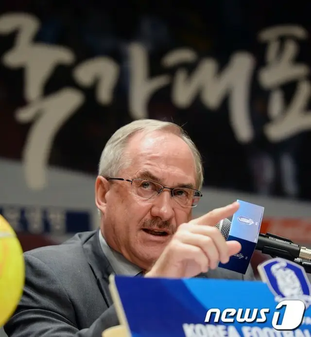 ”多忙”シュティーリケ監督（韓国サッカー代表）、中国代表の視察で上海へ