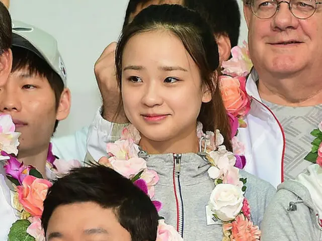 リオ五輪新体操個人総合4位のソン・ヨンジェ（22、延世大）が明るい姿で帰国した。（提供:OSEN）