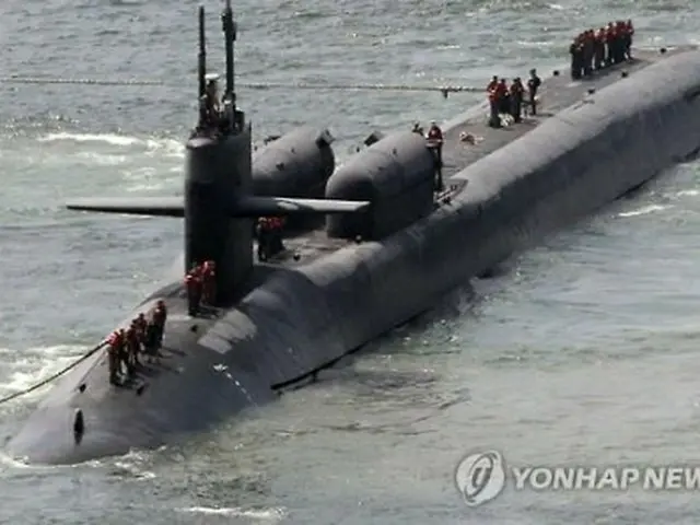 先月、韓国海軍の釜山基地に入港した米海軍の原子力潜水艦「オハイオ」（１万８７５０トン、資料写真）＝（聯合ニュース）