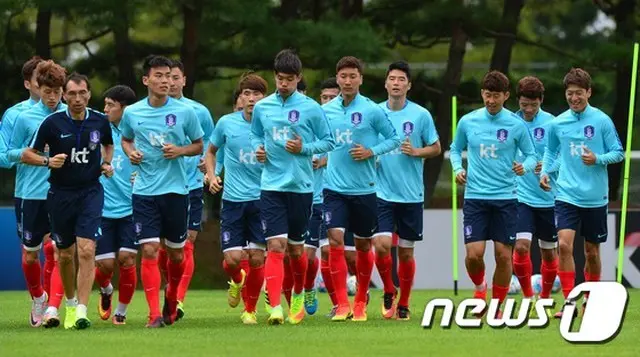 ＜サッカー＞”完全体”の韓国代表、慎重に中国戦を準備＝非公開練習で厳戒態勢