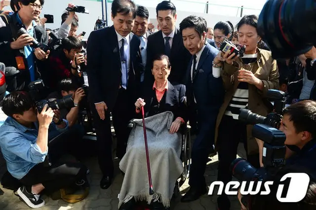 韓国検察、ロッテ創業者の召喚控え執務室を7日訪問…健康状態をチェック（提供:news1）