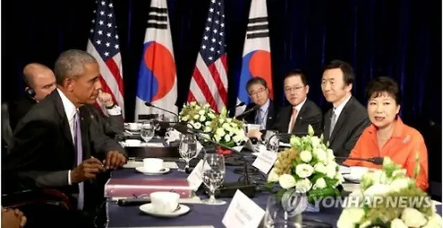 共同会見する両国首脳＝（聯合ニュース）