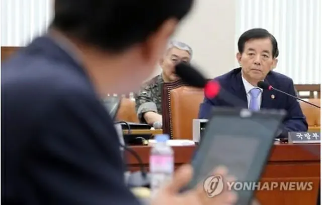 国会国防委員会に出席した韓長官＝（聯合ニュース）