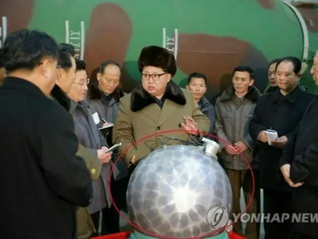 北朝鮮が３月に公開した核弾頭の起爆装置とみられる物体＝（聯合ニュース）