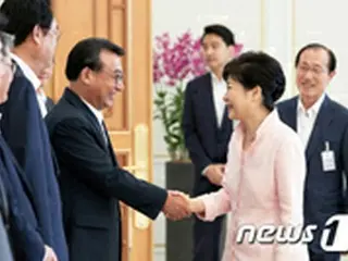朴大統領、与野党3党代表と115分間の会合…北の核および民生論議＝韓国