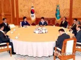 朴大統領と与野３党代表が会合　北朝鮮核問題など議論