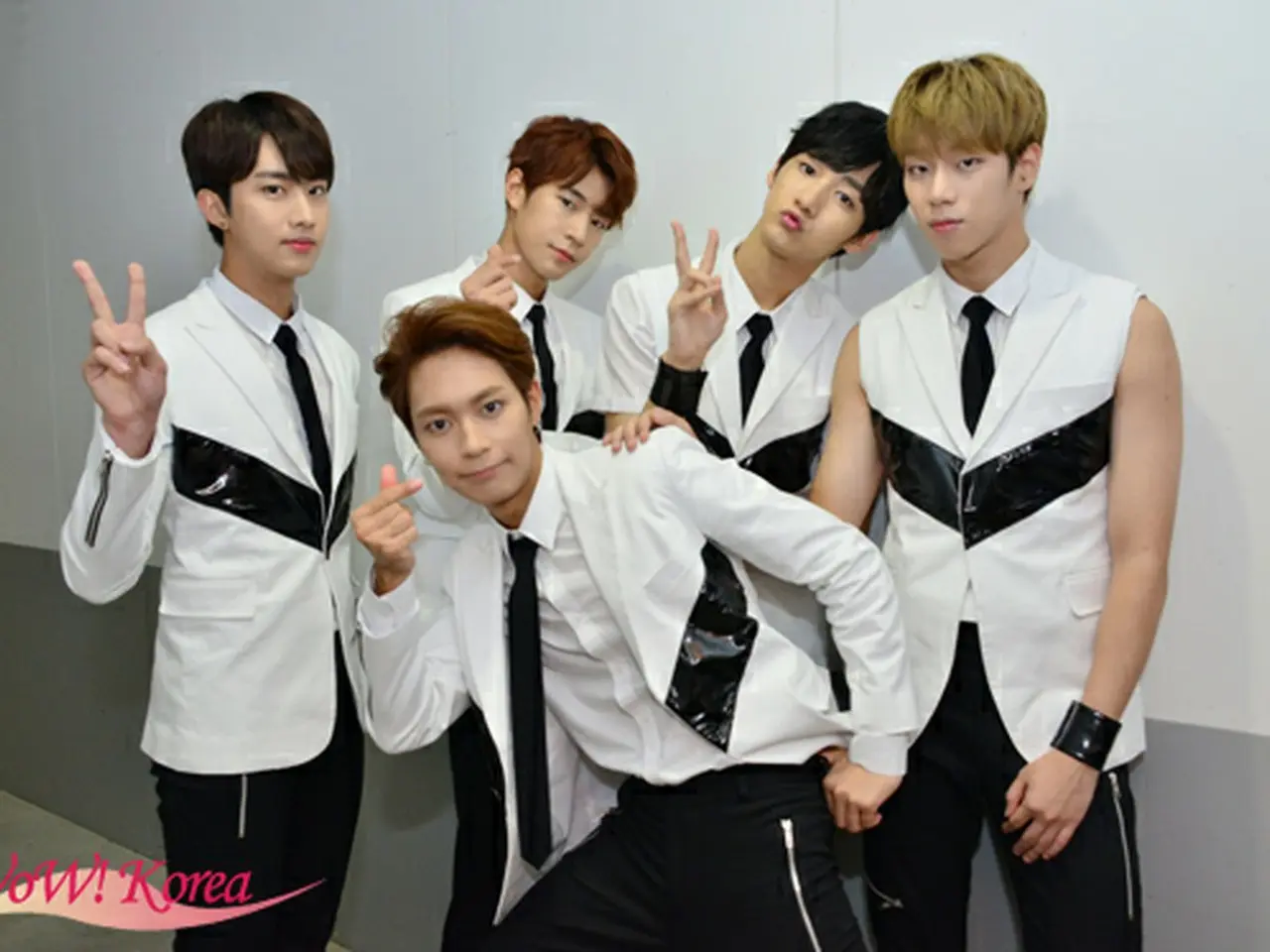 knk クナクン　ヒジュン　カード 公式 個別インタビュー】日本初上陸の「KNK」、さすがイケメン揃いの“モデル